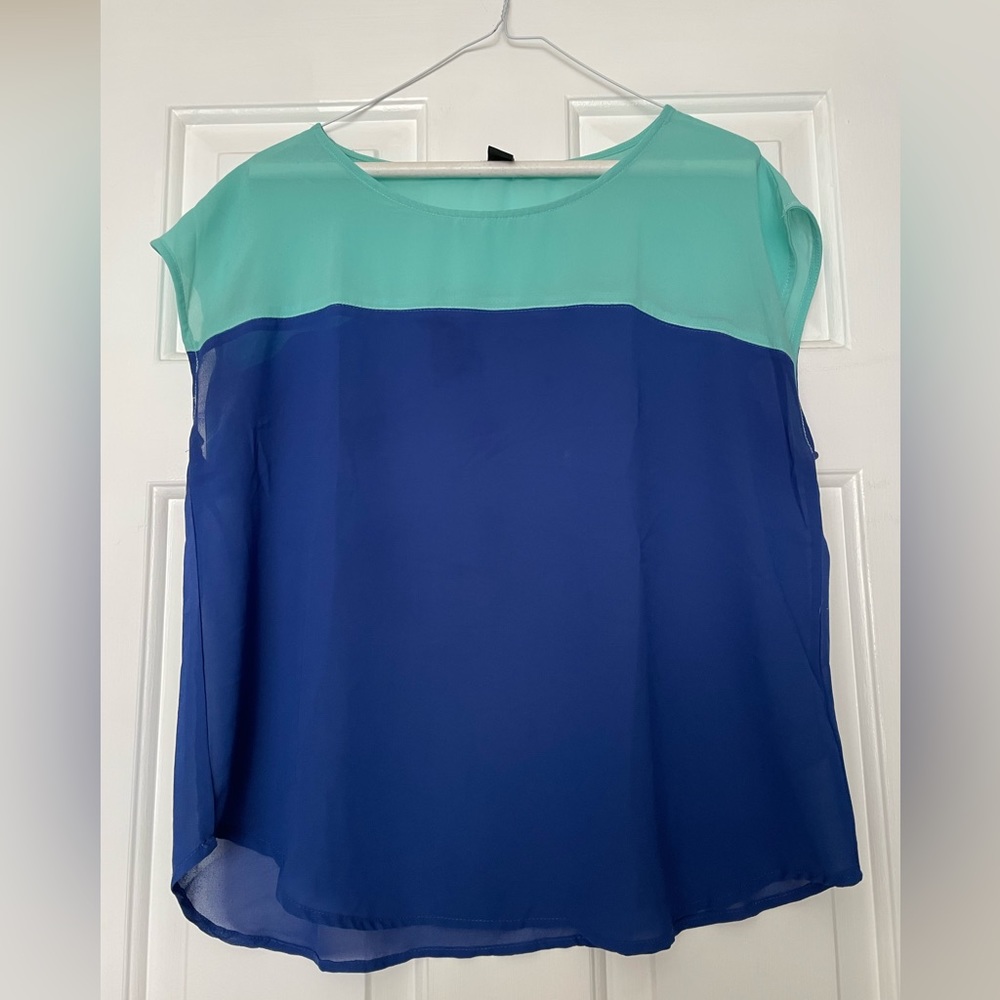 Forever 21 royal blue & teal top Size M